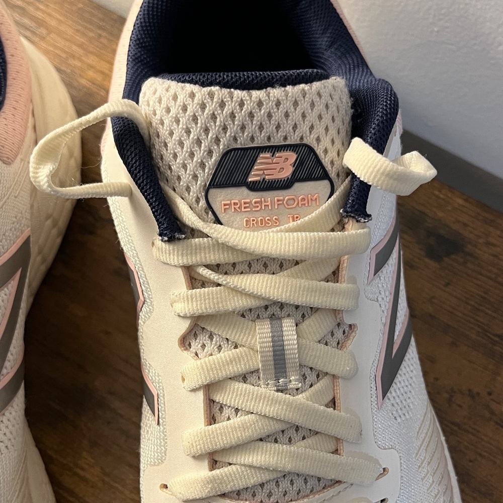 New Balance Women's Fresh Foam Cross Train Size 10.5 - Picture 5 of 7